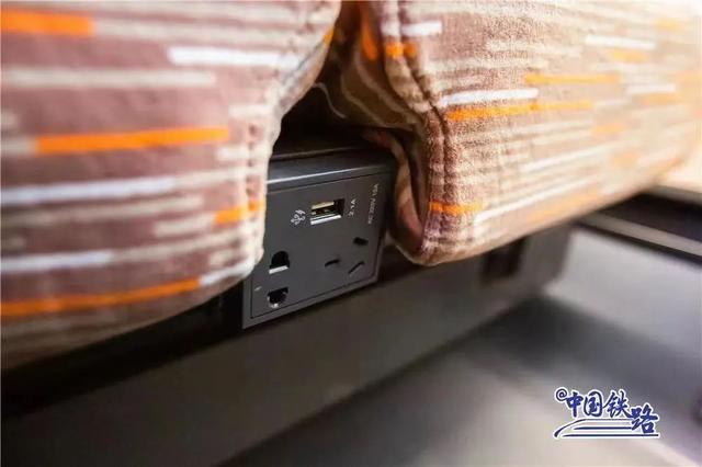 高铁动车的电从哪儿来？