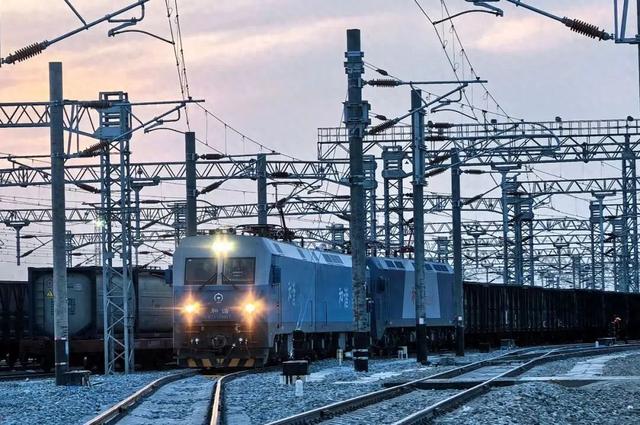 全长60.7公里，这段铁路开通运营！