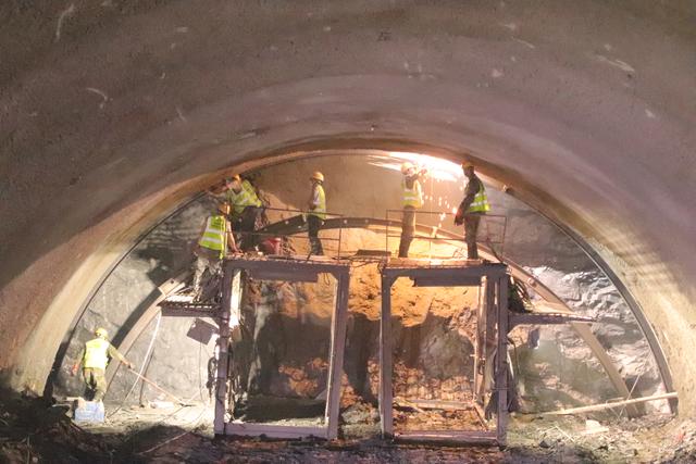 重大突破！银巴铁路贺兰山隧道建设已抵达宁夏界