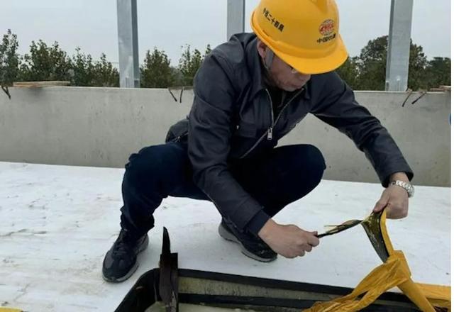 高铁建设背后的黑幕？官媒记者揭露偷工减料，竟遭暴打手机被夺！