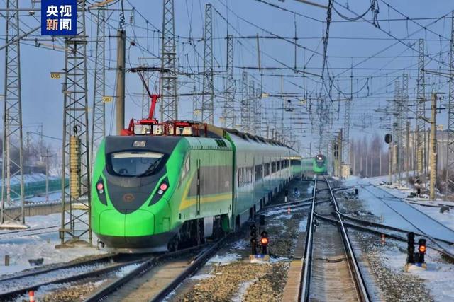 库尔勒⇋哈密！新疆将首次开行贯通南疆东疆“复兴号”动车