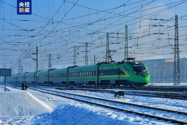 库尔勒⇋哈密！新疆将首次开行贯通南疆东疆“复兴号”动车