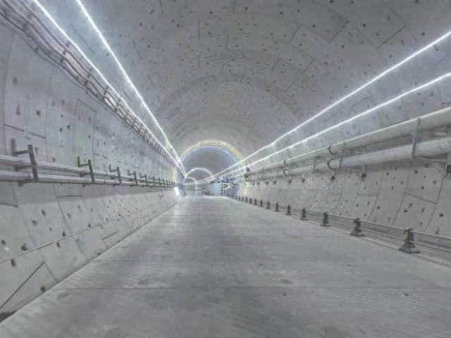 京滨城际铁路二期工程首座隧道安全顺利贯通