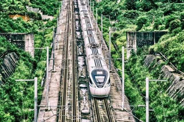 铁路发展震惊四座：2024国内铁路的惊人进步，超出预期！