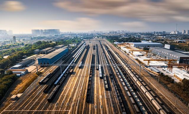 铁路发展震惊四座：2024国内铁路的惊人进步，超出预期！