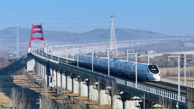 这条高铁即将开通！他们正在努力！