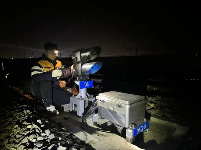 这条高铁即将开通！他们正在努力！