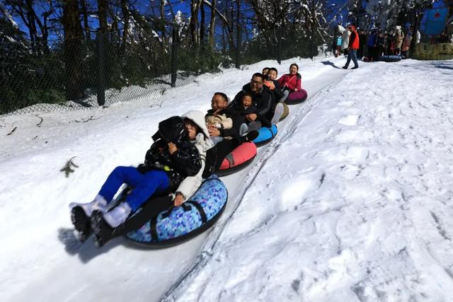 动车最快21分钟，成都出发去滑雪