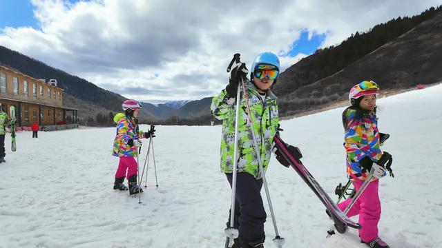 动车最快21分钟，成都出发去滑雪