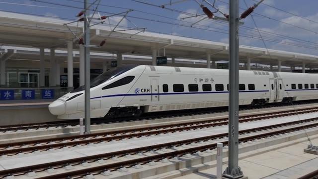 高铁和动车有什么区别？和谐号比复兴号差在哪？坐这么久终于懂了