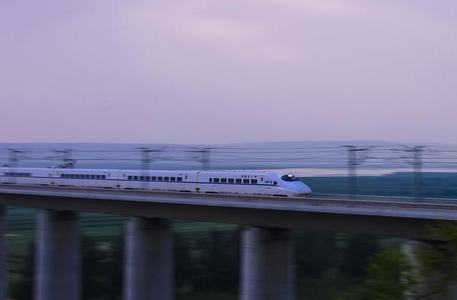 高铁和动车难道不是同一种交通工具吗？究竟有什么不同？