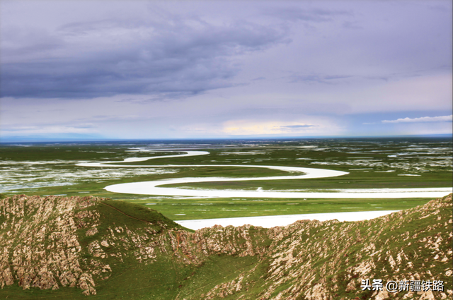 “复兴号”直达！我在大美新疆等你来