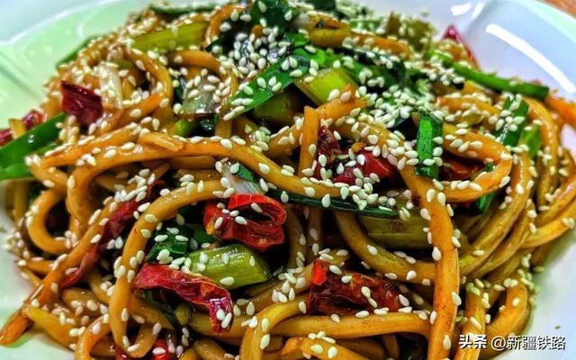 “复兴号”直达！我在大美新疆等你来