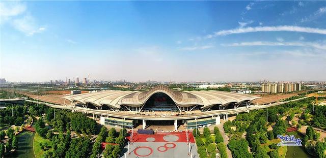 11座站台停满了！网友：被一排复兴号硬控！