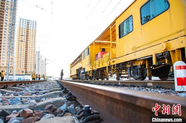 寒潮来袭 铁路职工筑牢冬运电煤保供运输通道