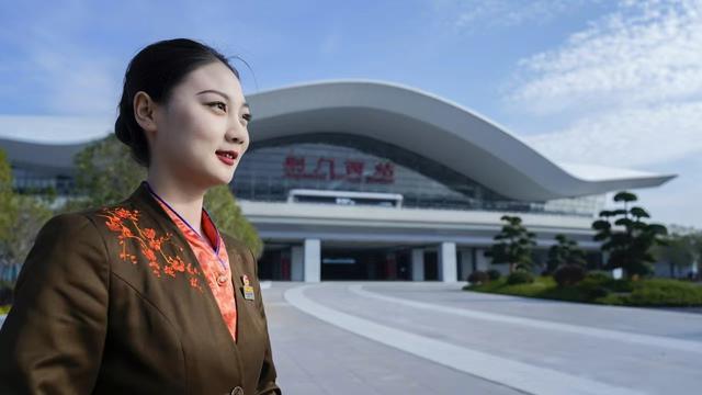开通倒计时！乘务组、新站房亮相！