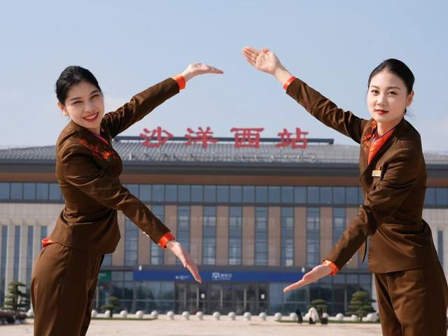 开通倒计时！乘务组、新站房亮相！
