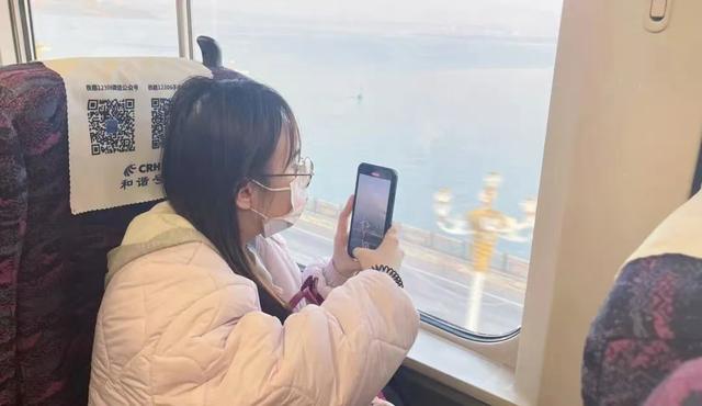 海上跑动车？这里足不出站就能看海！