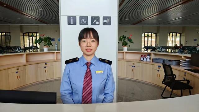 海上跑动车？这里足不出站就能看海！