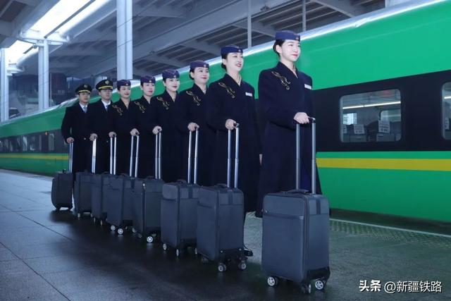 首趟“复兴号”从这里发出！