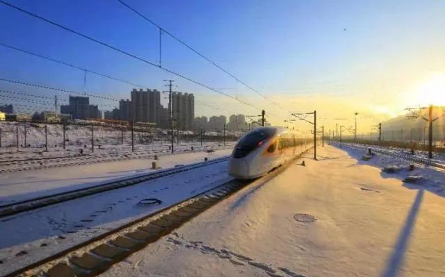 高铁和动车究竟有什么区别？两者概念完全不同，别再傻傻分不清了