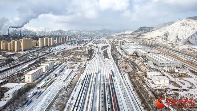 陇拍客|美！铁路雪景震撼来袭