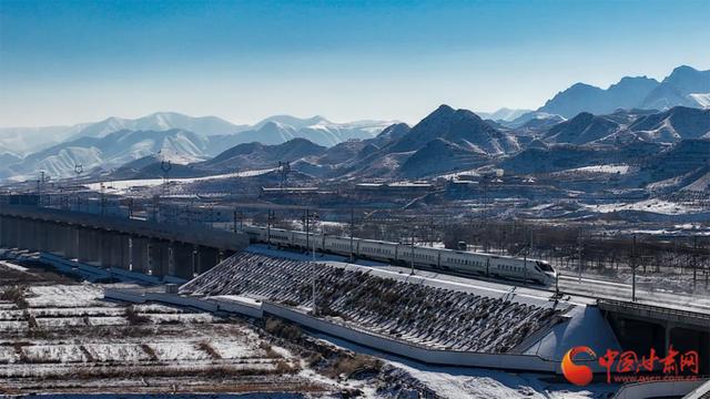 陇拍客|美！铁路雪景震撼来袭