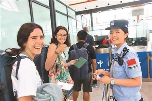 中老铁路开通运营3周年，人气更旺，“带货”更强——“黄金通道”不断书写互利共赢新故事