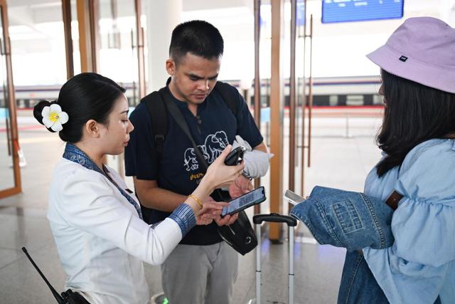 互联互通　共同发展——中老铁路铺就区域共同发展振兴之路