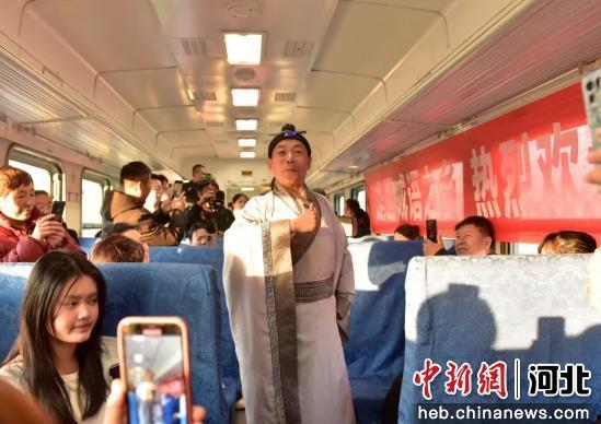 河北邯郸：列车上的成语文化