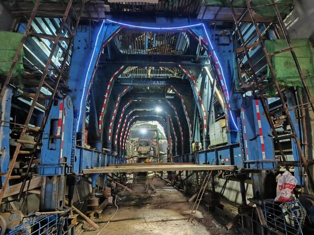 这段铁路23座隧道全部贯通！西部陆海新通道建设有新进展