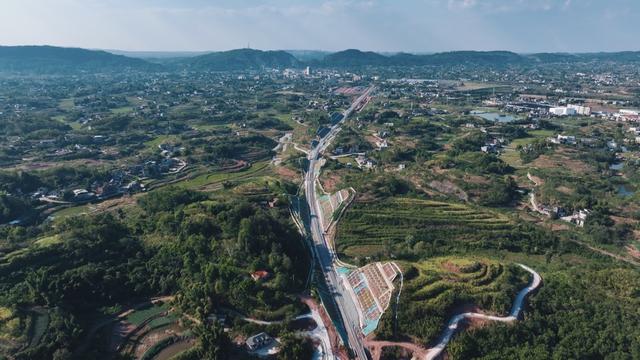 这段铁路23座隧道全部贯通！西部陆海新通道建设有新进展