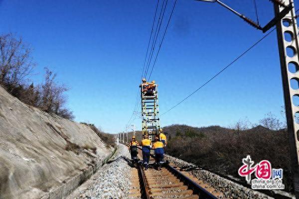 济南供电段力保辛泰铁路供电线路运行和维护