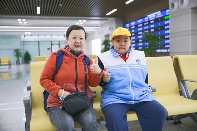 增开至12对列车的车站，记者试乘探访——