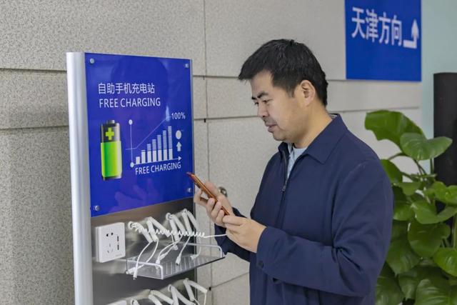增开至12对列车的车站，记者试乘探访——