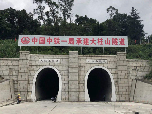 什么情况？14公里铁路隧道，中国耗时12年，却让无数人敬佩