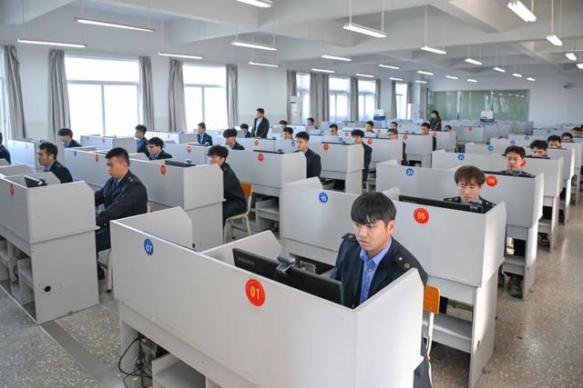 国家铁路局首次实施铁路机车车辆驾驶资格理论计算机考试