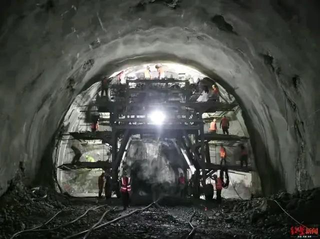 成昆铁路渝怀铁路宝成铁路焦柳铁路都有哪些隧道桥梁?（1）