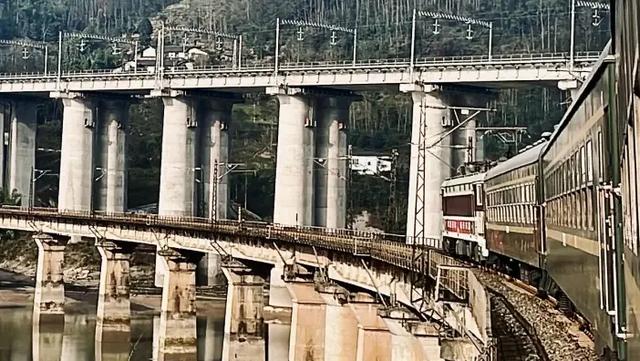 成昆铁路渝怀铁路宝成铁路焦柳铁路都有哪些隧道桥梁?（1）