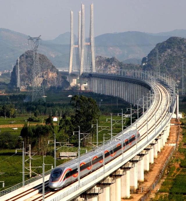 智能动车组到位！新款复兴号即将开跑广西！