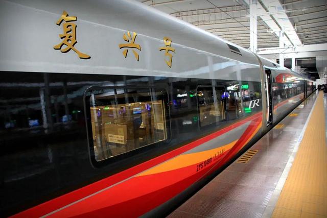 智能动车组到位！新款复兴号即将开跑广西！