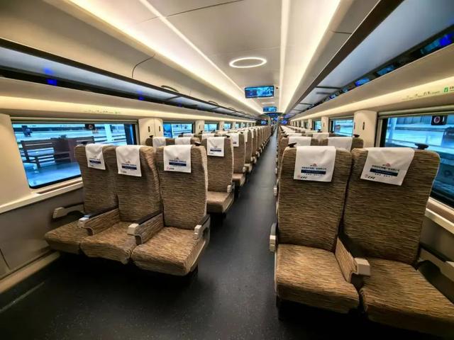 智能动车组到位！新款复兴号即将开跑广西！