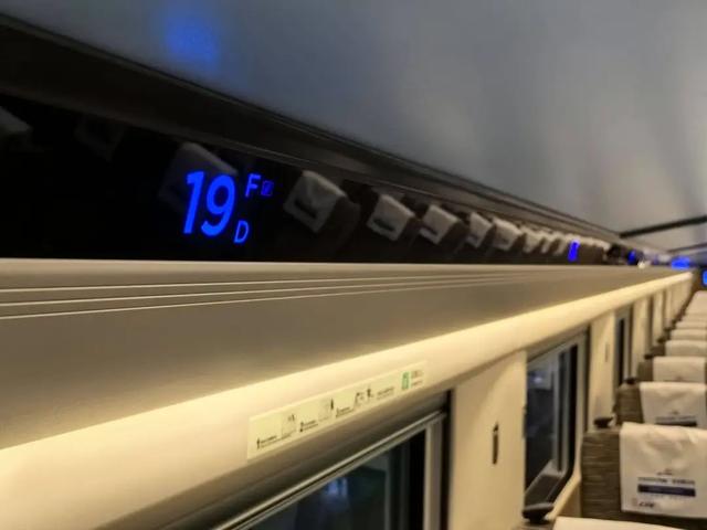 智能动车组到位！新款复兴号即将开跑广西！