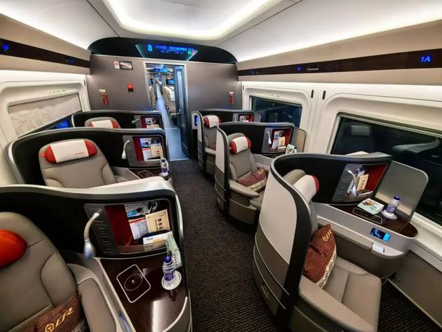 智能动车组到位！新款复兴号即将开跑广西！