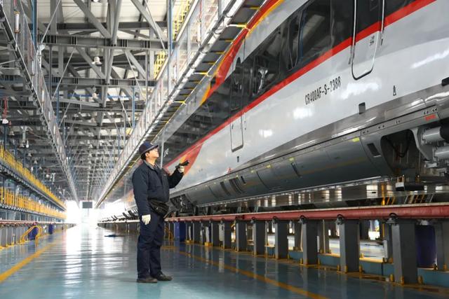 智能动车组到位！新款复兴号即将开跑广西！