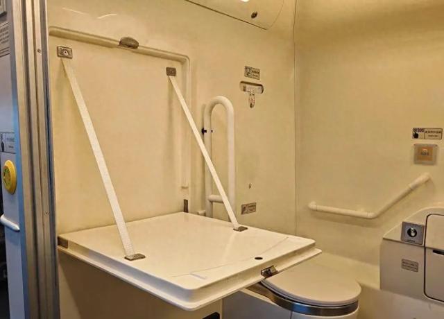 高铁动车上，还有这些隐藏功能→