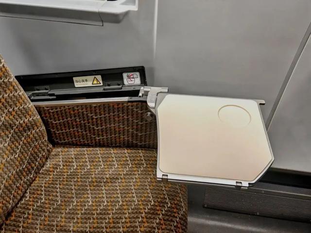 高铁动车上，还有这些隐藏功能→