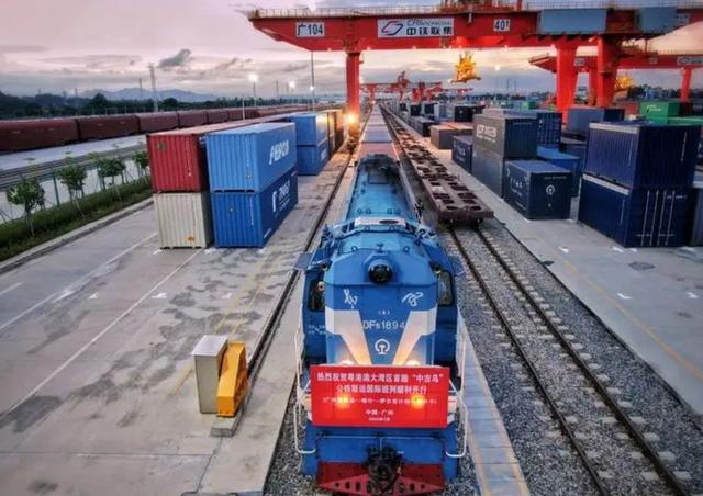 拖延了27年，普京松口！中吉乌铁路月底动工，中国得到想要结果