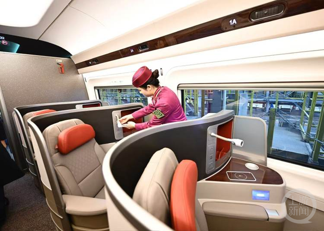 重庆地区首次配属！“升舱”的复兴号智能动车组相当巴适