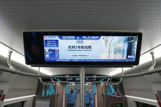 行李放哪儿？能充电吗？细节拉满！小交带你看“多功能”列车和“高颜值”车站